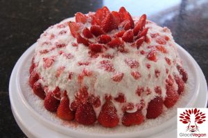 BOLO DE MORANGO VEGANO Com CHANTILLY e Recheio de MORANGO Katia Vegana