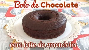 BOLO DE CHOCOLATE COM LEITE DE AMENDOIM CREMOSO RECEITA FÁCIL