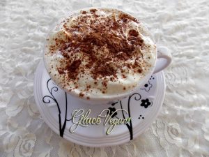 Chantilly vegan com leite de amêndoas