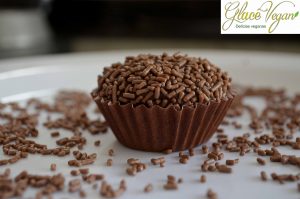 Brigadeiro Vegano Com Leite Condensado De Amêndoas Simples e Sem Lactose