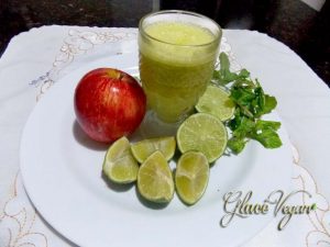 Suco de maçã com limão