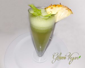 Abacaxí com hortelã e água de coco