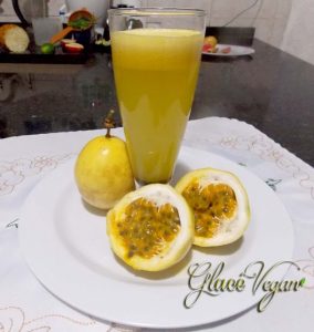 Suco de maracujá com leite de aveia