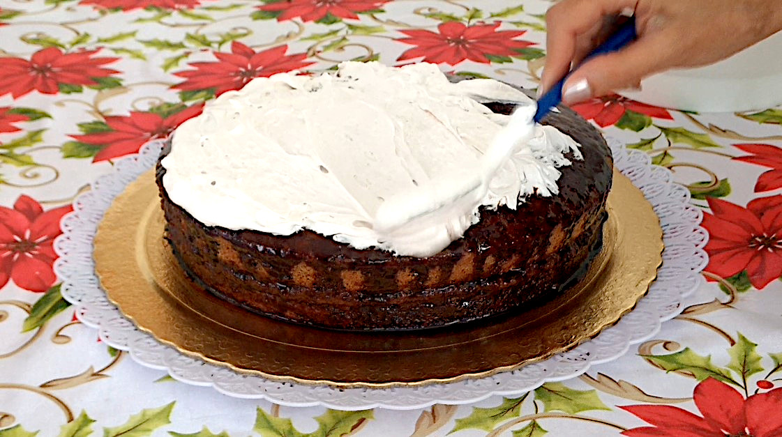Cobertura de Chantilly na Torta de Nozes Brilho KatiaVegana