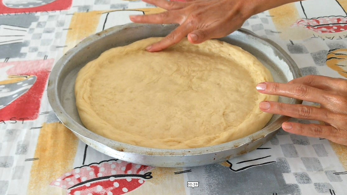 Pizza Vegana Modelando as Bordas BRILHO KatiaVegana