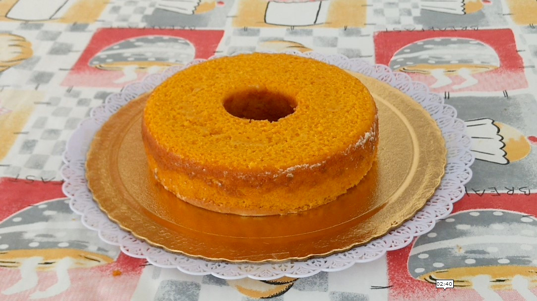 BOLO DE CENOURA BRILHO DESENFORMANDO KATIA VEGANA
