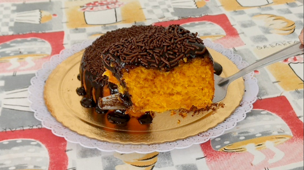 BOLO DE CENOURA BRILHO FATIA KATIA VEGANA