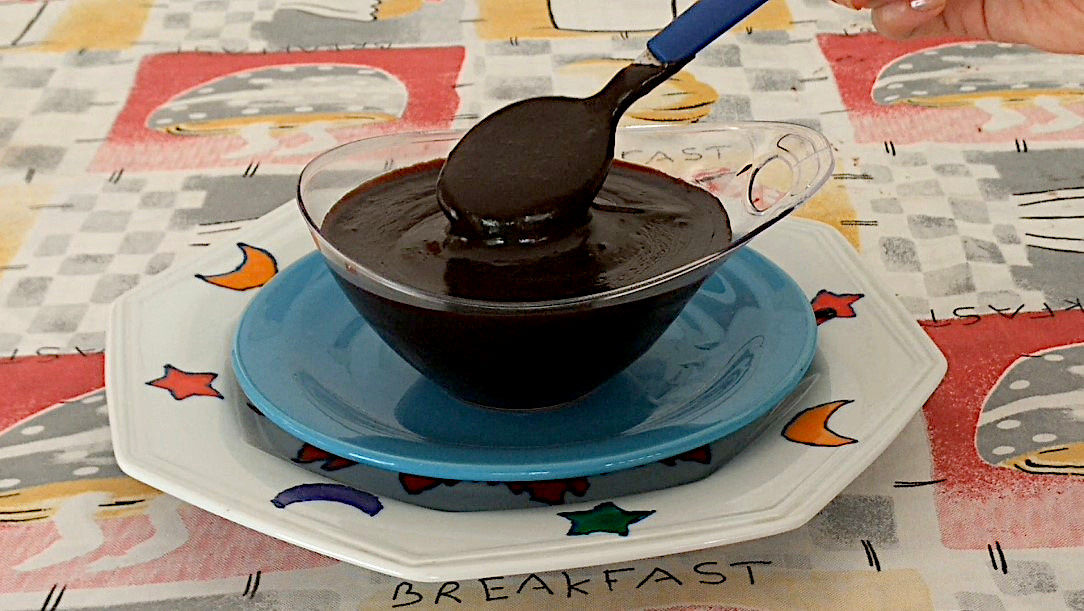 COBERTURA BRILHO DE CHOCOLATE COLHER AZUL AMIDO